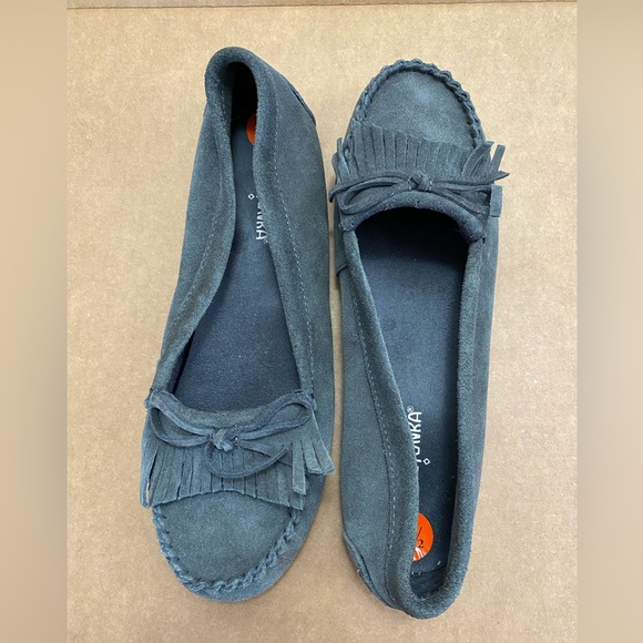 Minnetonka moccasins. US 9.5 - Picture 3 of 4